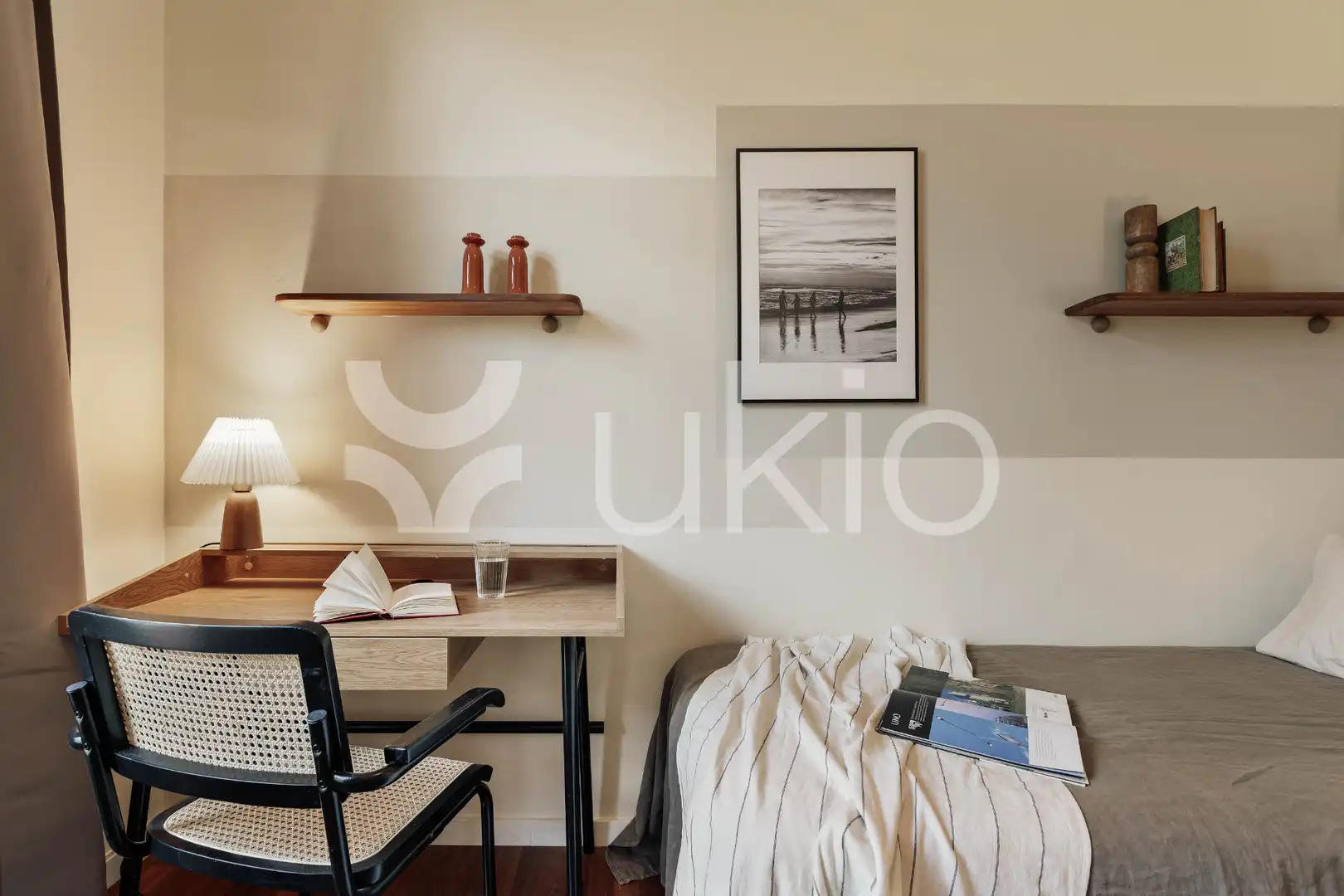 Dormitori de Apartament de lloguer en Barcelona amb Aire condicionat, Calefacció i Moblat