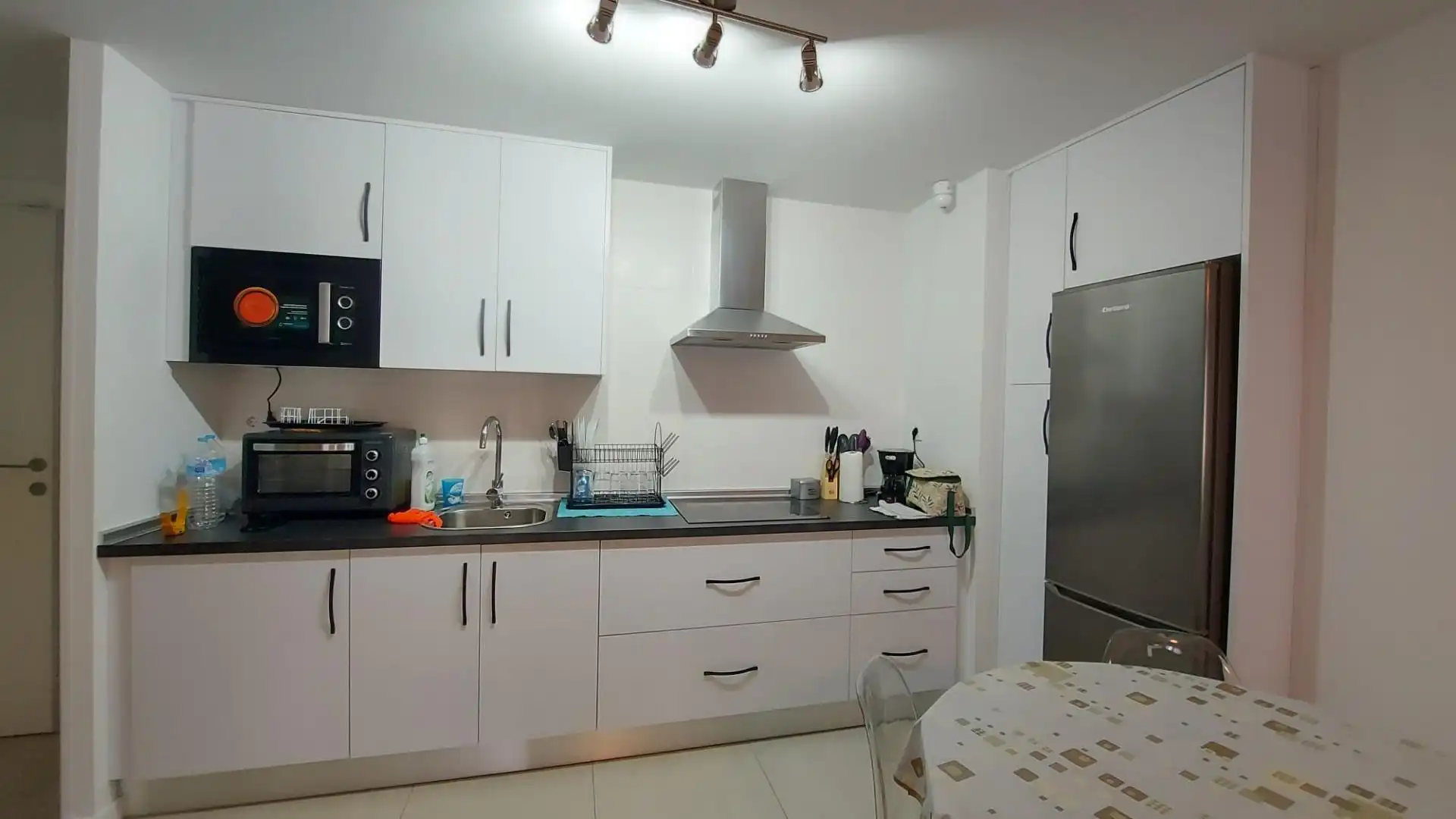 Cuina de Apartament de lloguer en El Ejido amb Aire condicionat, Terrassa i Moblat