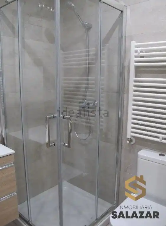 Bathroom of Flat for rent in Bilbao   with Heating and Furnished