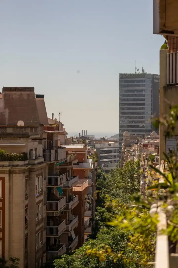 Vista exterior de Pis en venda en Barcelona amb Calefacció, Terrassa i Balcó