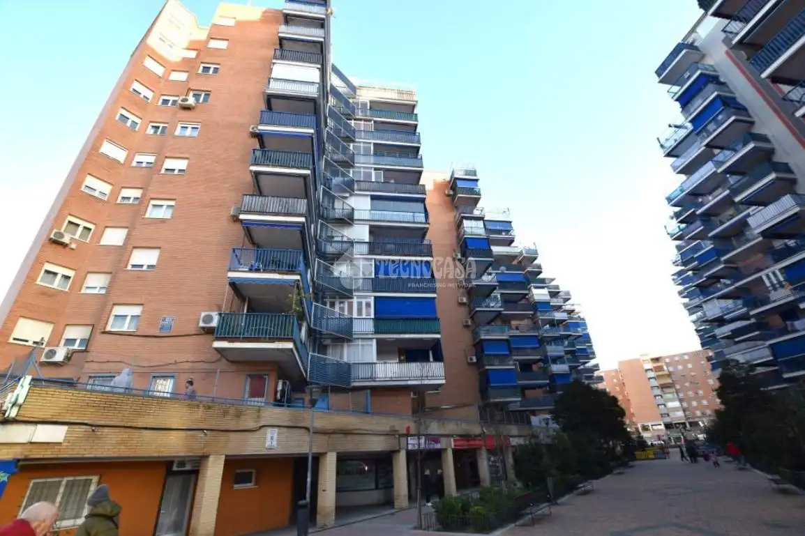 Vista exterior de Piso en venta en Fuenlabrada con Aire acondicionado, Calefacción y Trastero