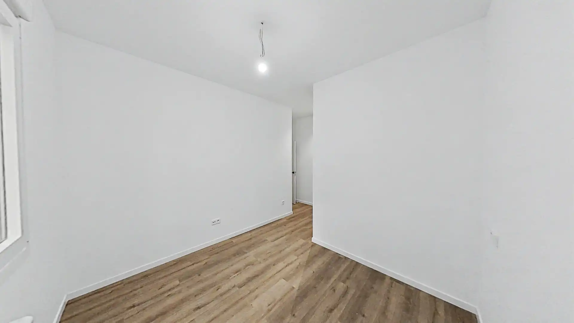 Bedroom of Flat for rent in Madrid  with Oven and Washing machine