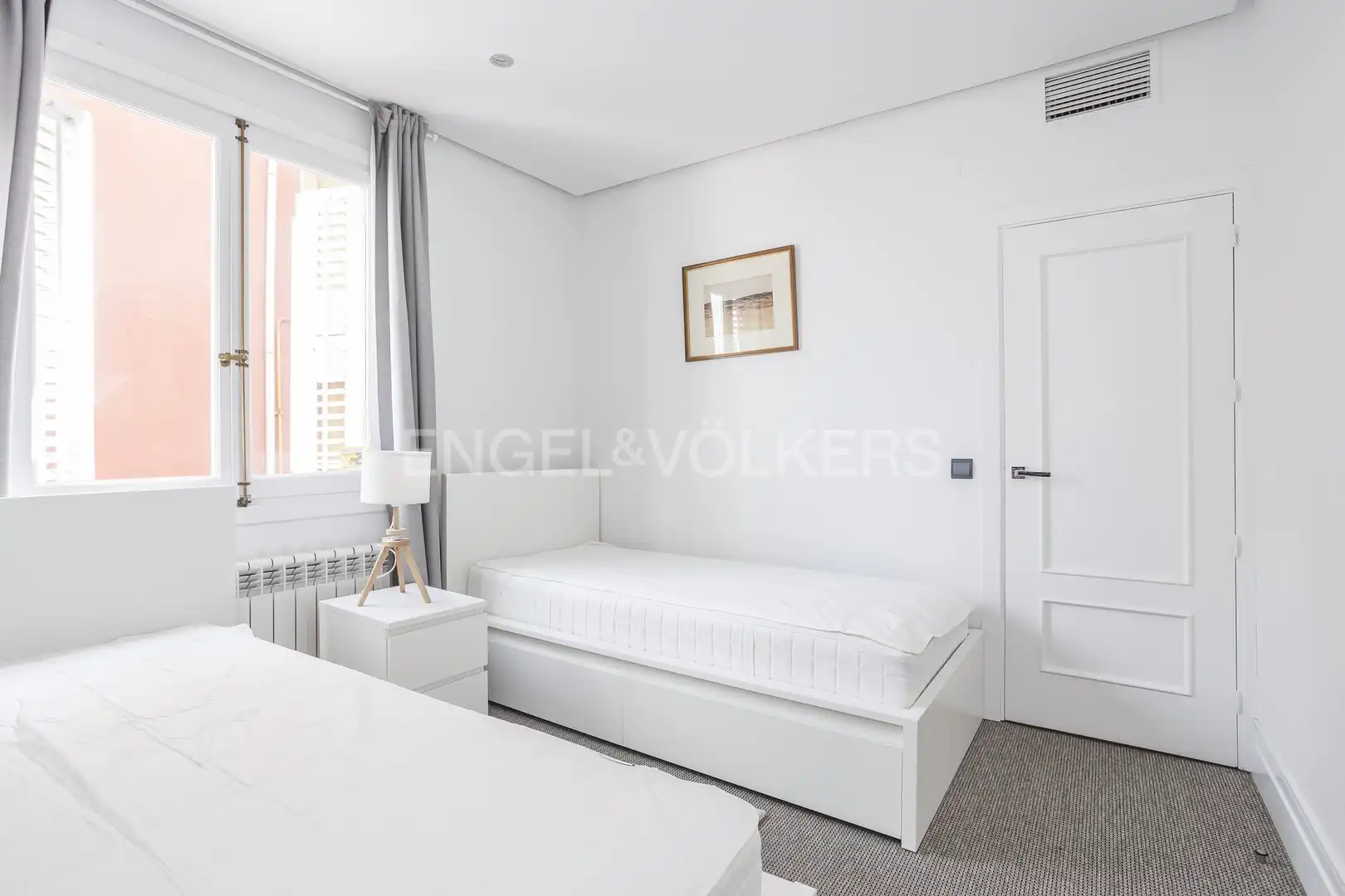 Bedroom of Flat for rent in Madrid  with Air Conditioner, Heating and Parquet flooring