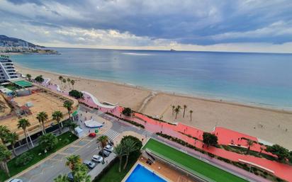 Vista exterior de Pis en venda en Benidorm amb Aire condicionat i Terrassa