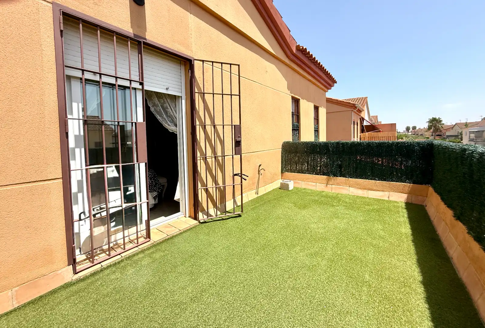 Terrassa de Casa adosada en venda en Espartinas amb Jardí privat, Terrassa i Piscina