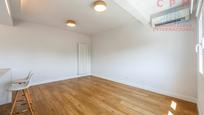 Bedroom of Flat to rent in  Madrid Capital  with Air Conditioner, Heating and Parquet flooring