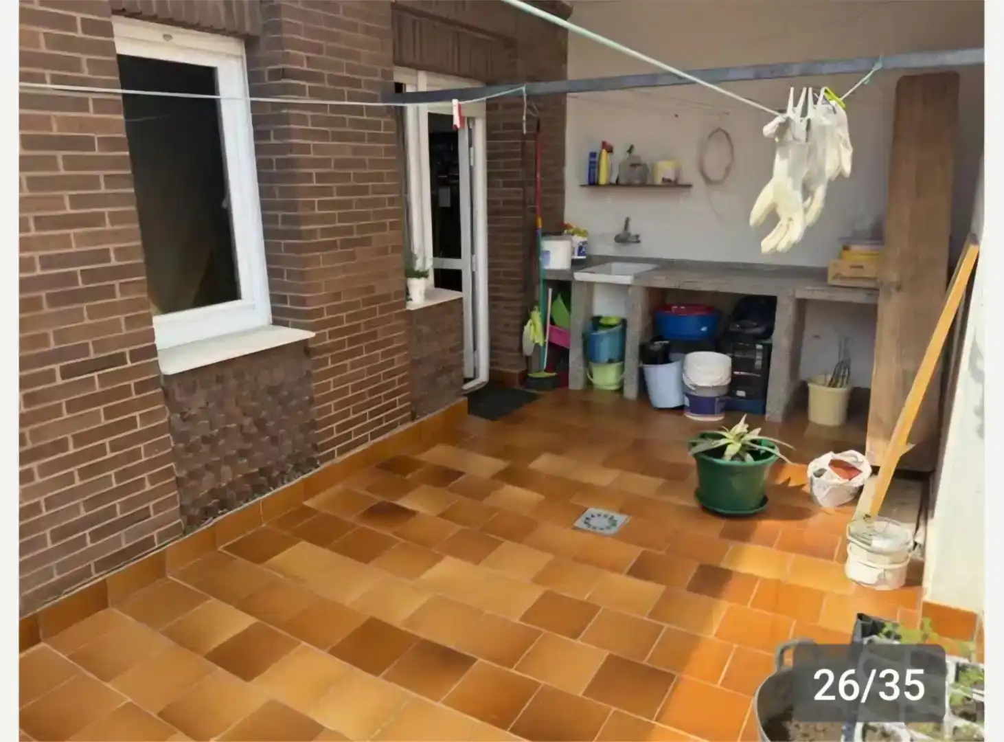 Casa adosada en venta en León Capital  con Balcón