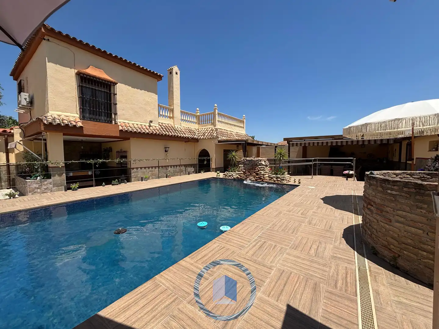 Piscina de Casa o xalet en venda en Alcalá de Guadaira amb Piscina