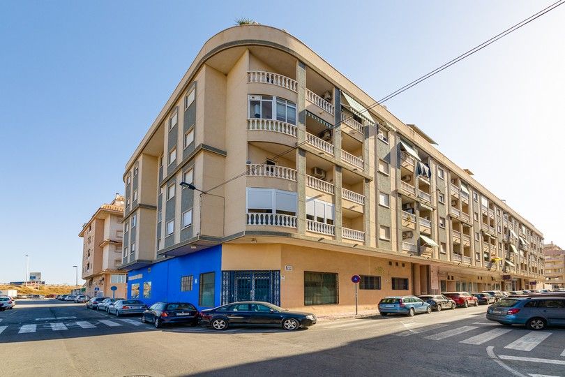 Vista exterior de Apartament en venda en Torrevieja amb Aire condicionat, Calefacció i Terrassa