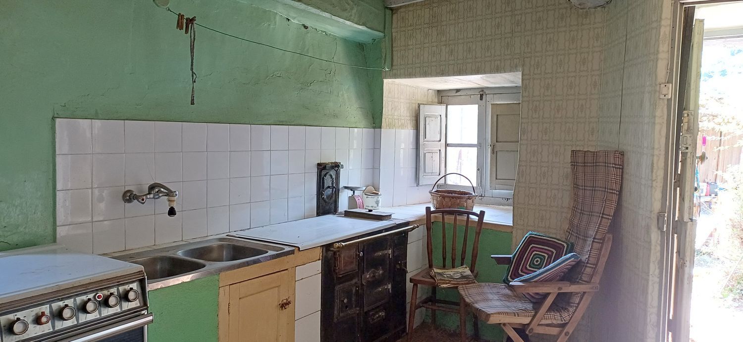 Cuina de Casa o xalet en venda en Quirós amb Traster i Piscina