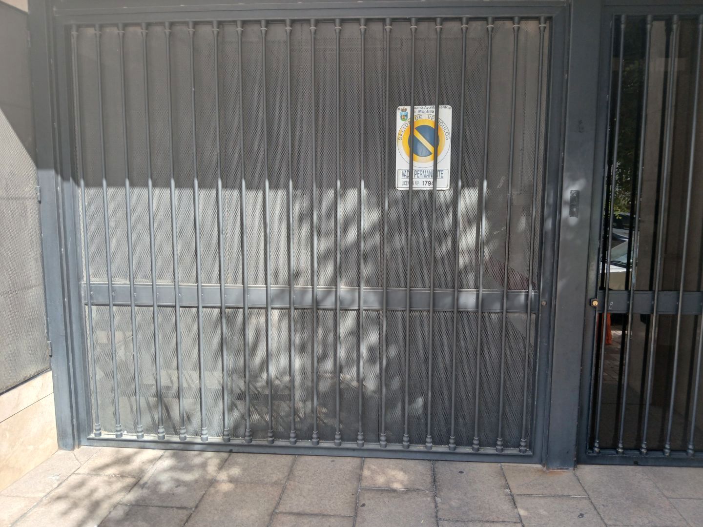 Exterior view of Garage to rent in Montilla