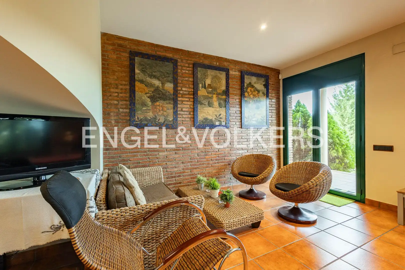 Living room of Houses for sale in Sant Cugat del Vallès  with Heating, Private garden and Parquet flooring