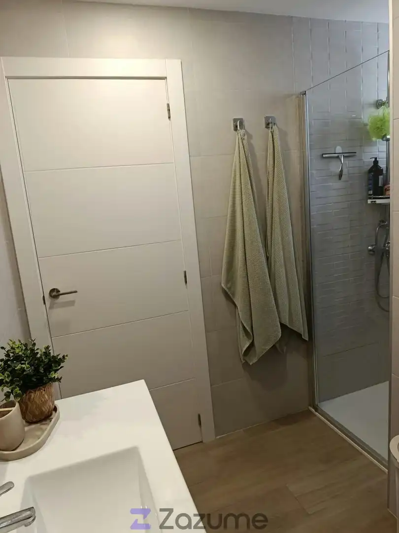 Baño de Piso de alquiler en Pizarra con Aire acondicionado, Calefacción y Jardín privado