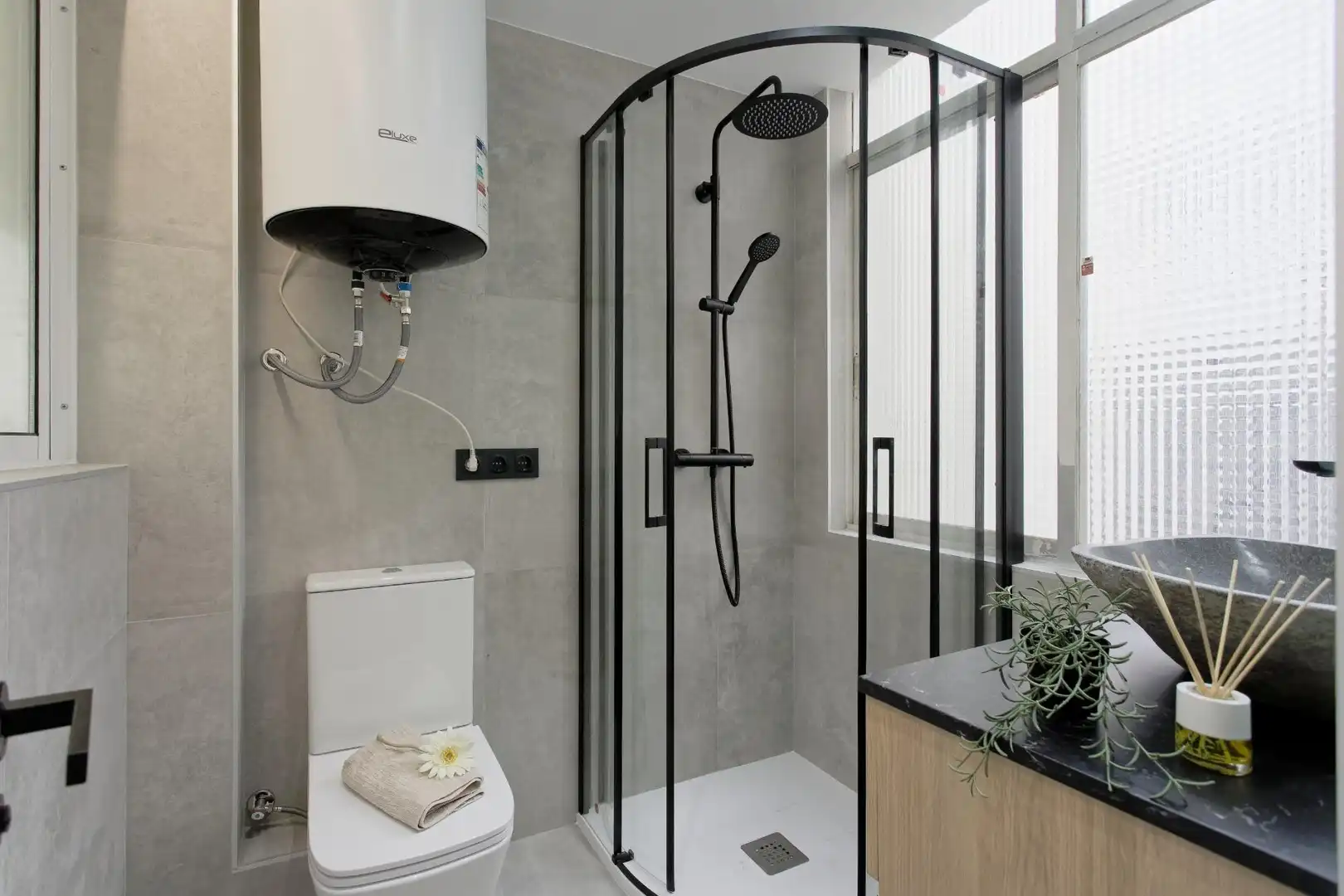 Baño de Piso en venta en Sant Boi de Llobregat con Aire acondicionado, Calefacción y Terraza