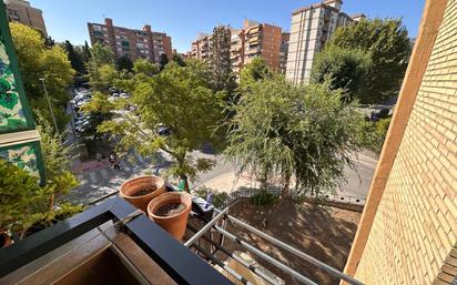 Vista exterior de Pis en venda en  Jaén Capital amb Balcó