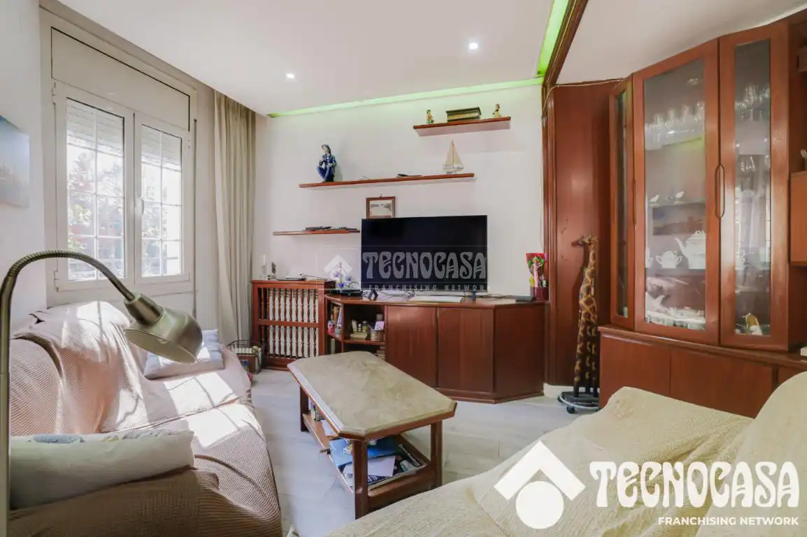 Sala d'estar de Pis en venda en Barcelona amb Aire condicionat