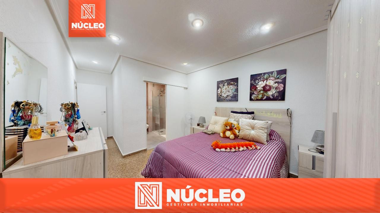 Habitación de Apartamento en venta en Elche / Elx con Aire acondicionado, Calefacción y Amueblado