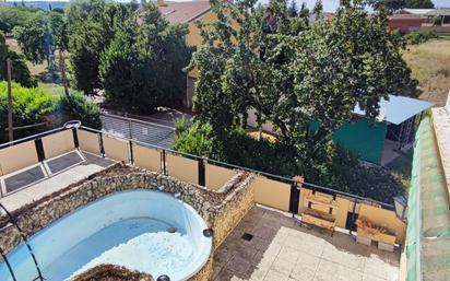 Piscina de Casa o xalet en venda en Palencia Capital amb Terrassa, Piscina i Balcó