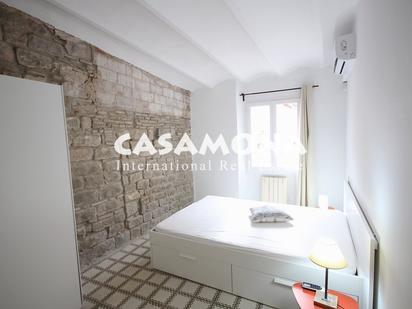 Dormitori de Apartament de lloguer en  Barcelona Capital amb Aire condicionat, Calefacció i Moblat