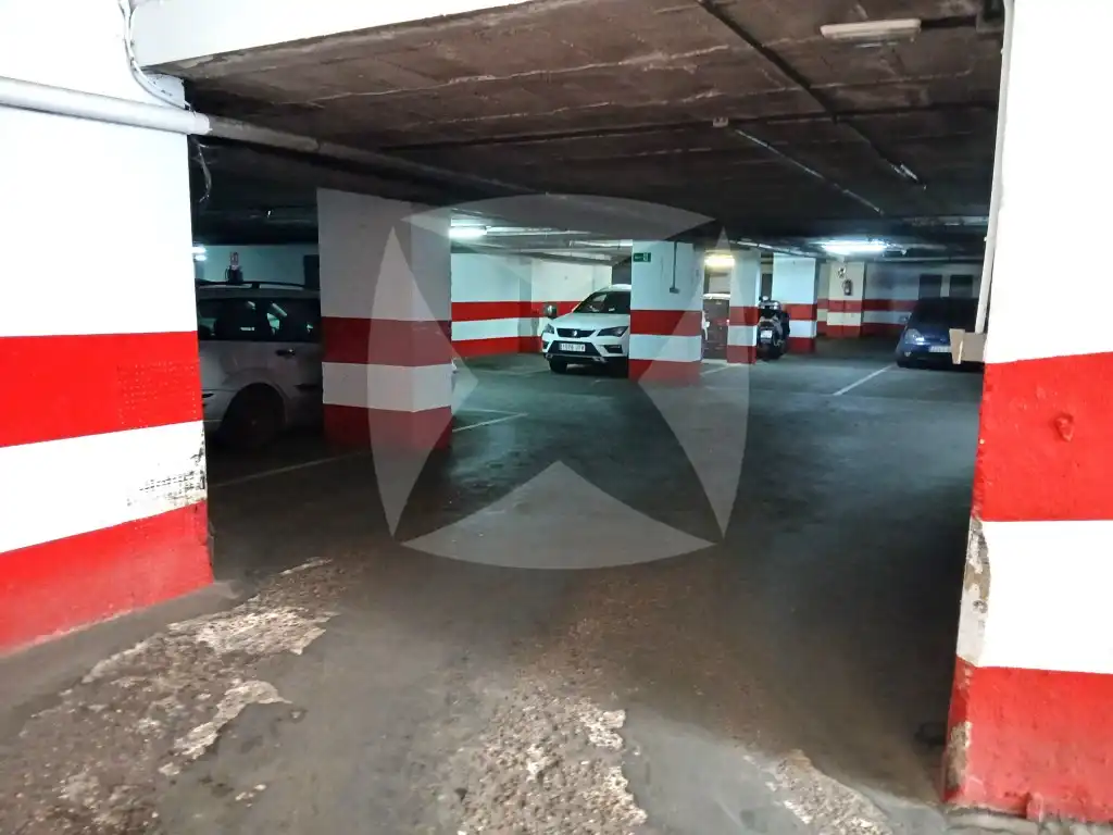 Parking of Garage for rent in Badajoz