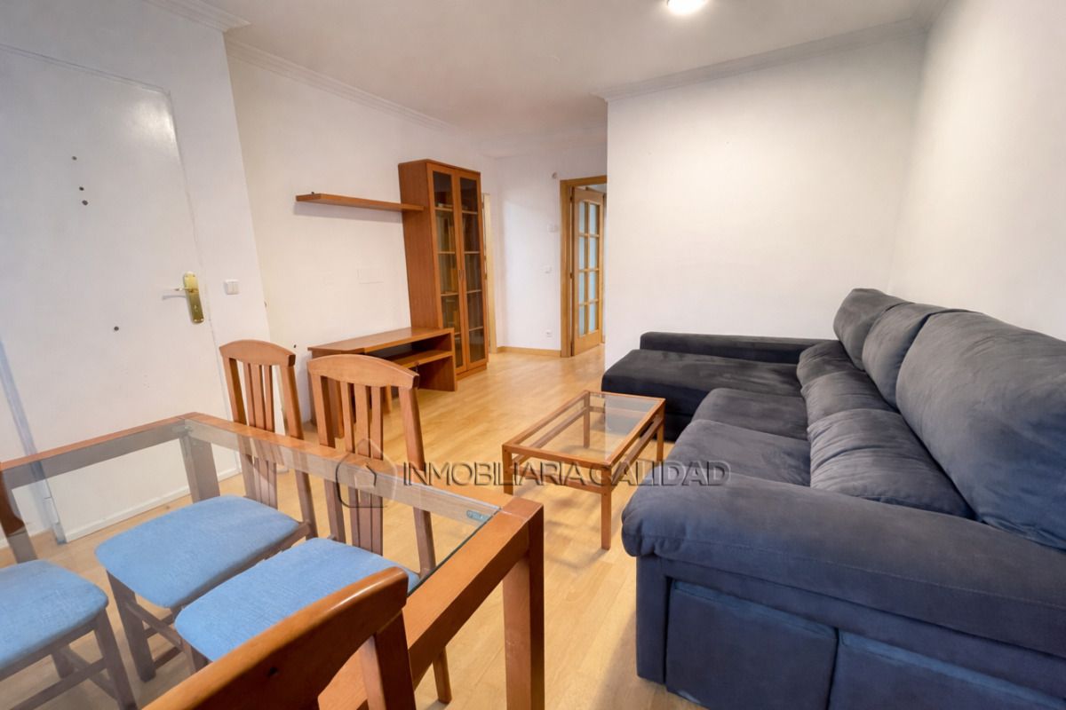 Vista exterior de Piso de alquiler en Burgos Capital con Calefacción, Terraza y Trastero