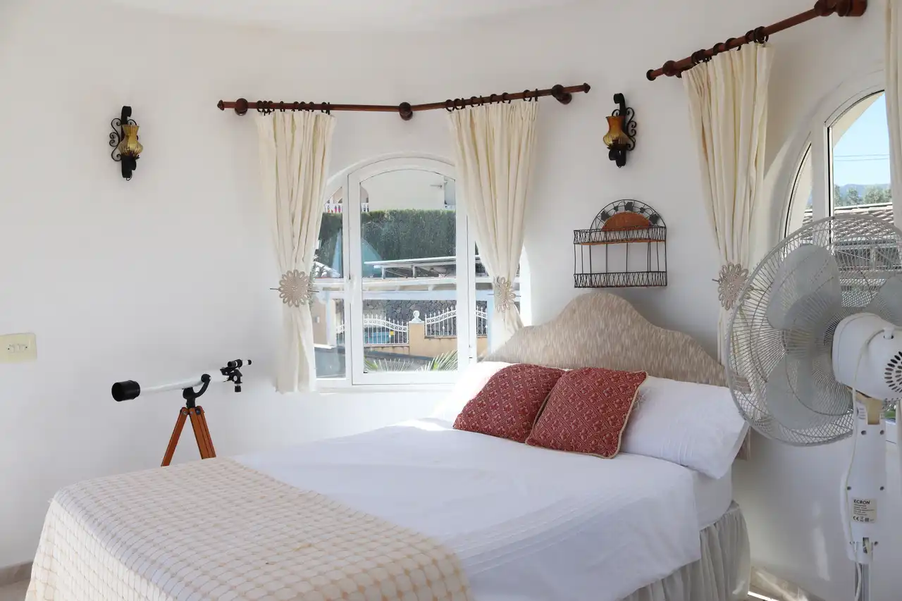 Bedroom of Houses for sale in Orba  with Swimming Pool
