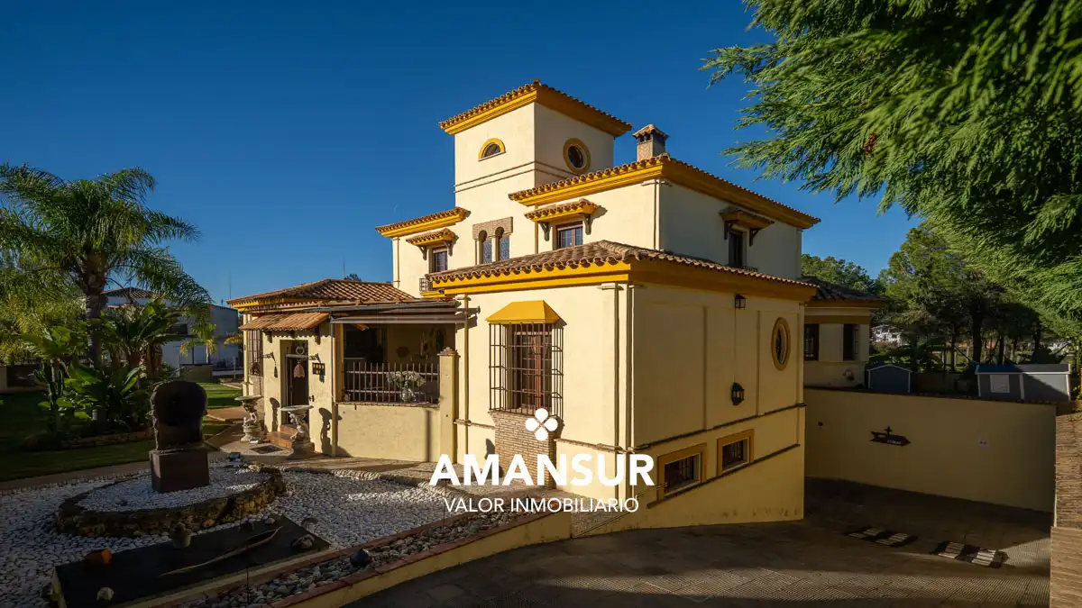 Chalet con piscina en venta en Avenida del Almendro, imagen 10