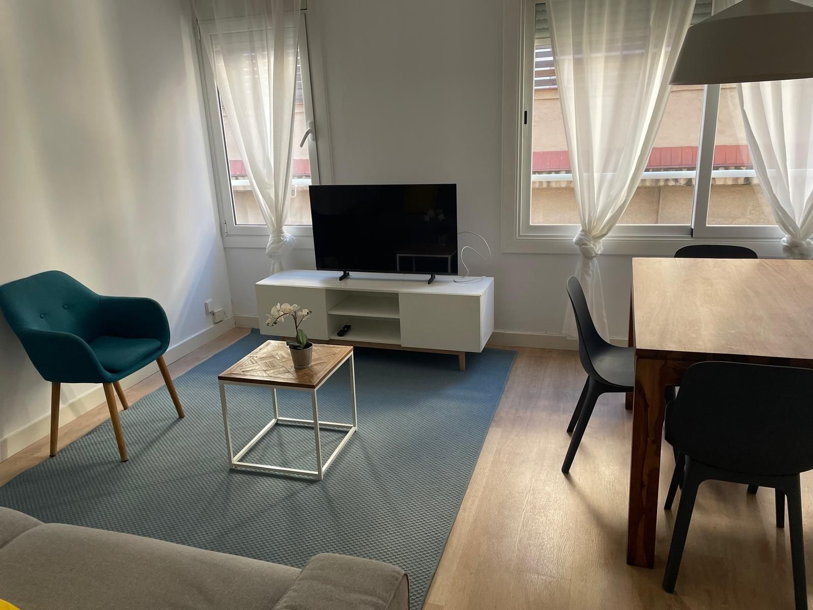 Sala d'estar de Pis de lloguer en  Barcelona Capital amb Aire condicionat i Parquet