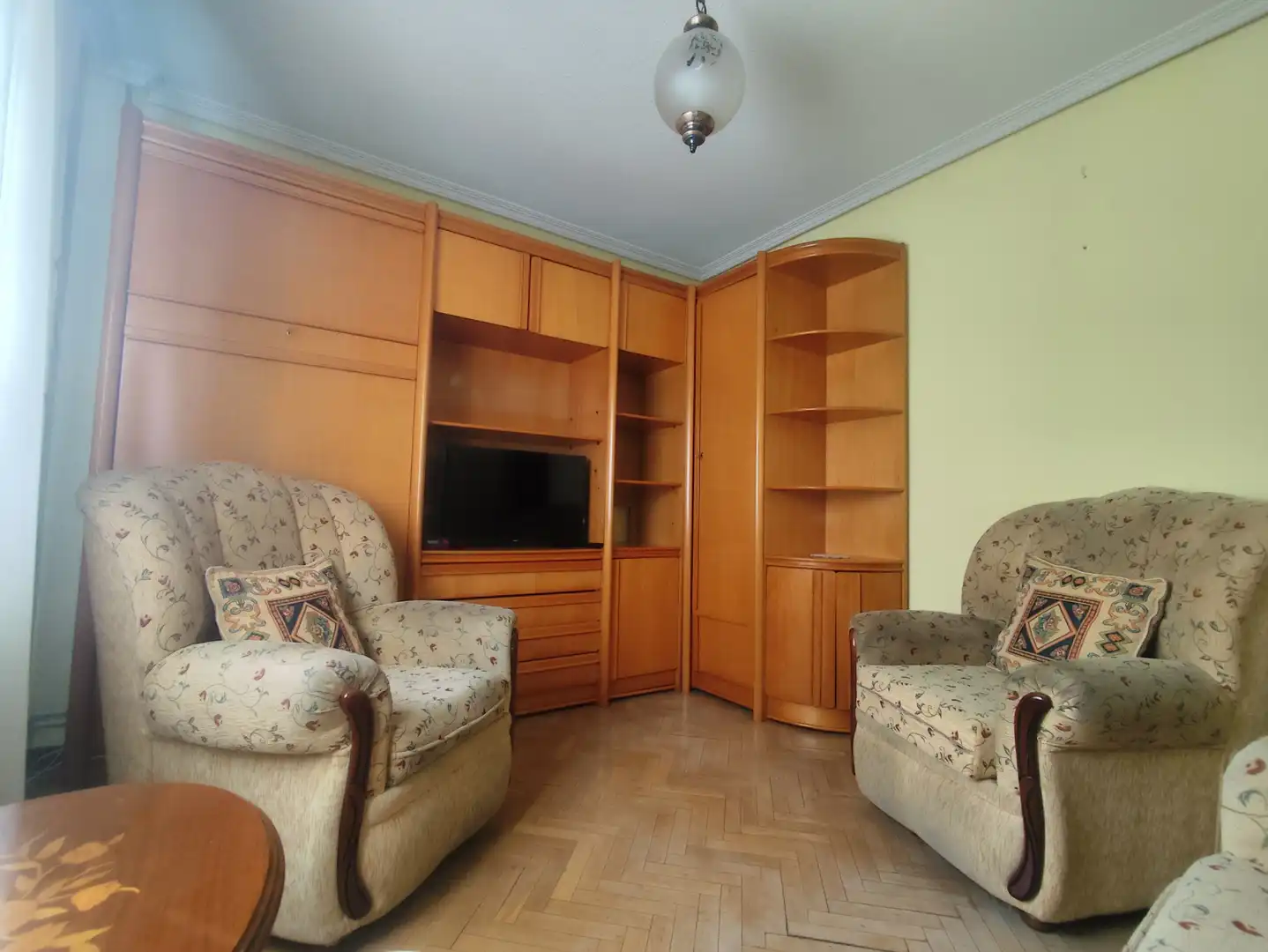 Living room of Flat for sale in Parla  with Air Conditioner, Heating and Parquet flooring