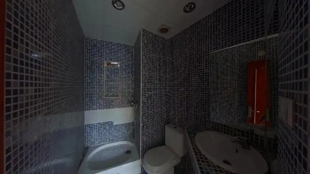 Bathroom of Flat for sale in Castelldefels