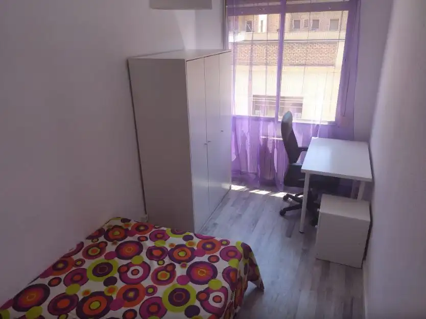 Habitación de Piso de alquiler en Zaragoza con Calefacción, Parquet y Amueblado