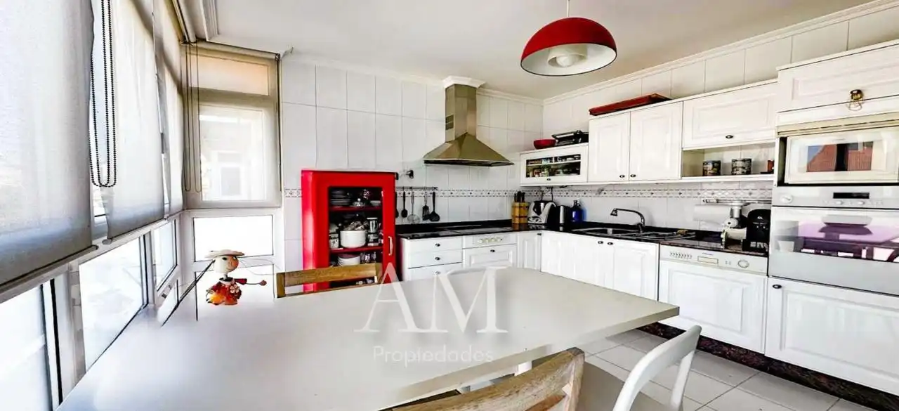 Cocina de Dúplex en venta en Nigrán con Calefacción, Terraza y Trastero