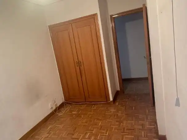 Dormitori de Pis en venda en  Madrid Capital