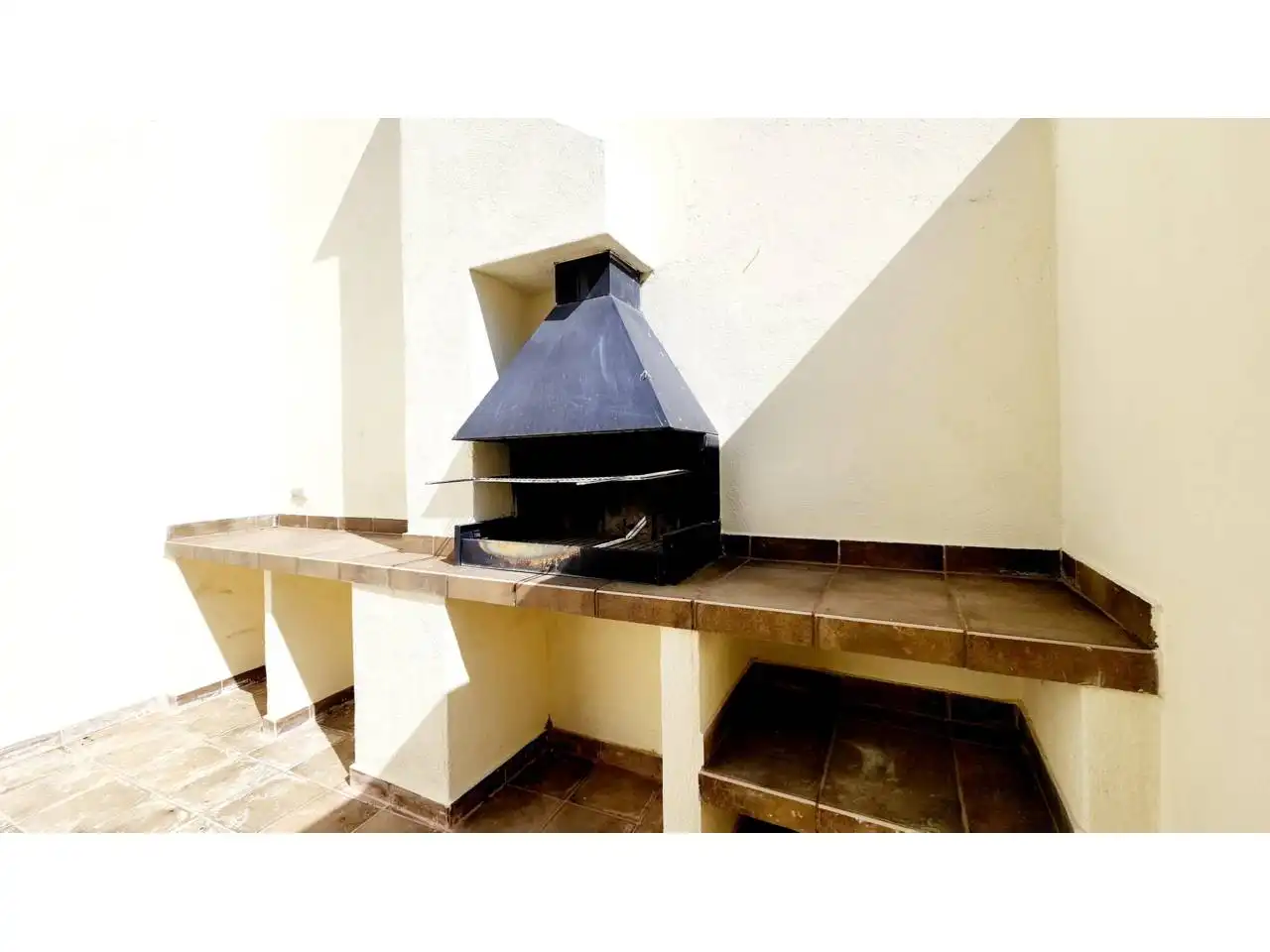 Terrasse von Einfamilien-Reihenhaus zum Verkauf in Sabadell mit Klimaanlage, Heizung und Terrasse