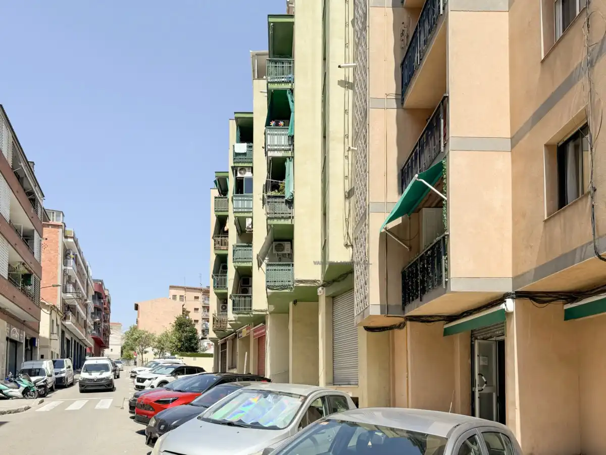 Außenansicht von Wohnung zum Verkauf in Mollet del Vallès mit Klimaanlage, Heizung und Balkon
