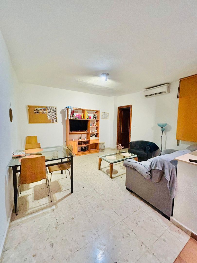 Sala d'estar de Pis de lloguer en  Granada Capital amb Aire condicionat, Calefacció i Moblat