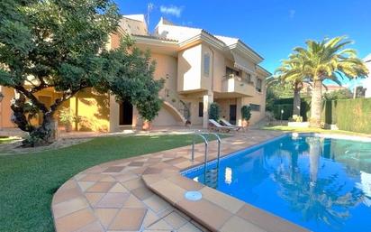 Vista exterior de Casa o xalet en venda en Borriol amb Aire condicionat, Terrassa i Piscina