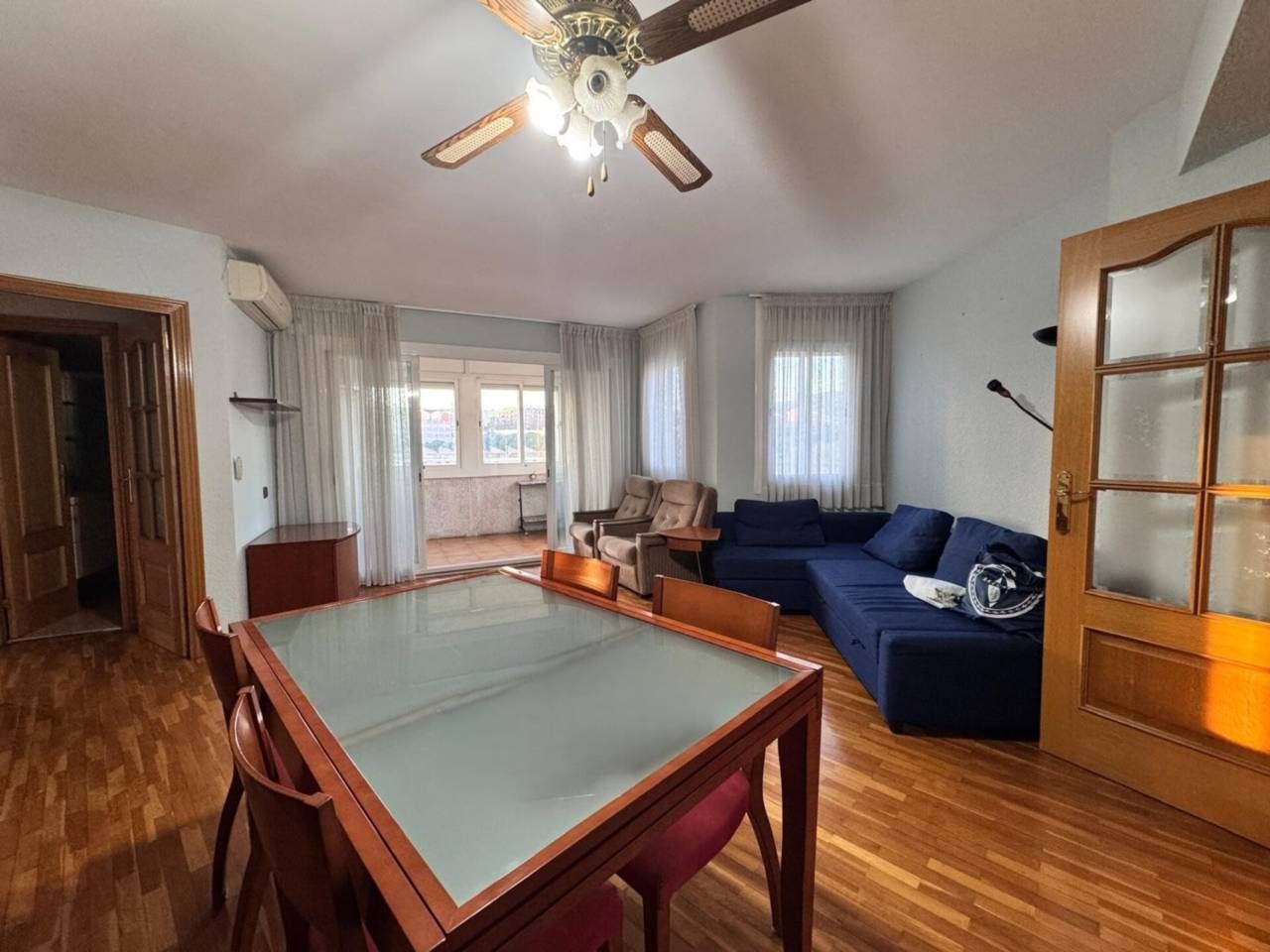 Living room of Flat for sale in Badalona  with Air Conditioner, Heating and Parquet flooring