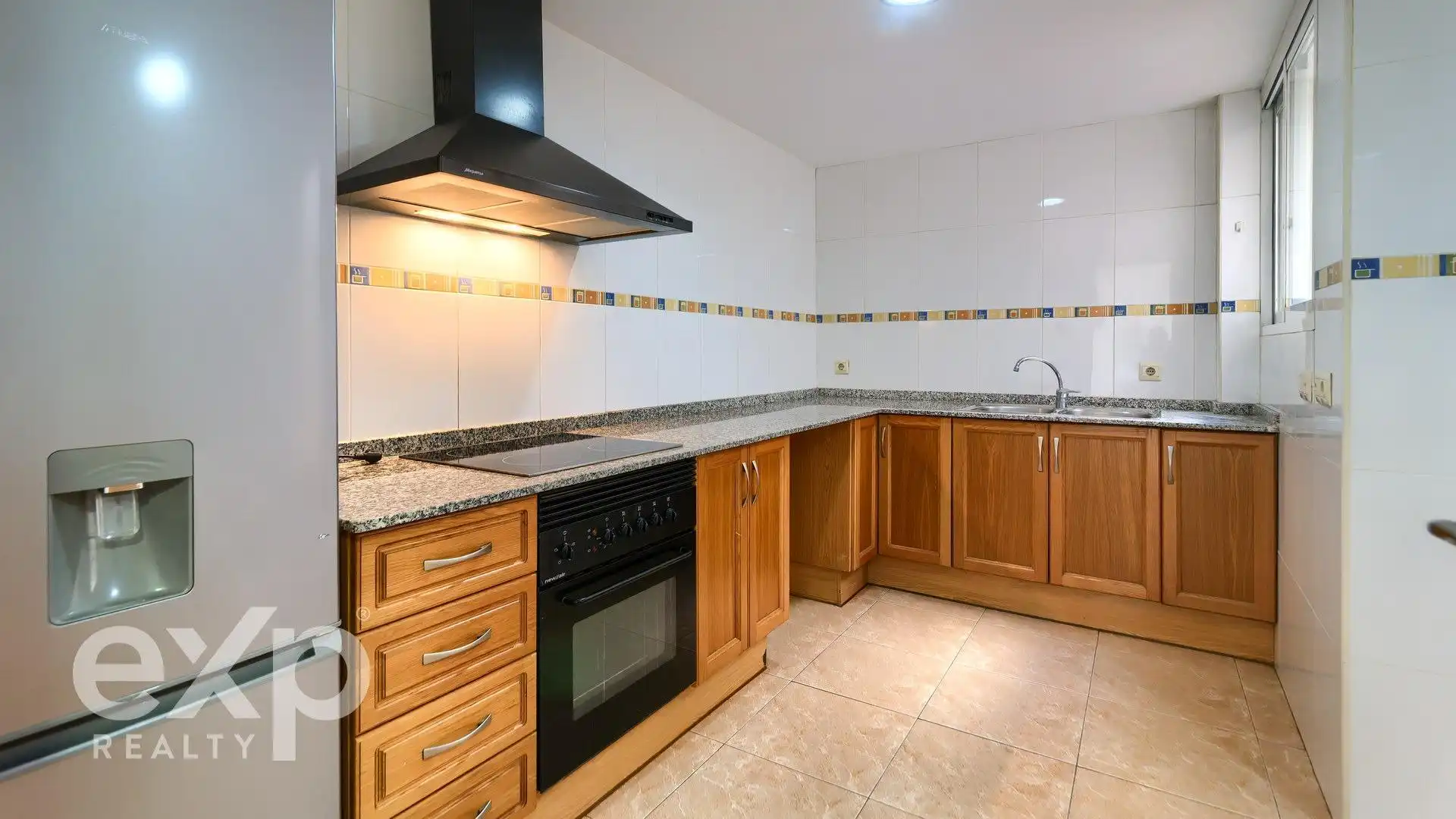 Kitchen of Flat for sale in Alginet  with Air Conditioner, Terrace and Storage room