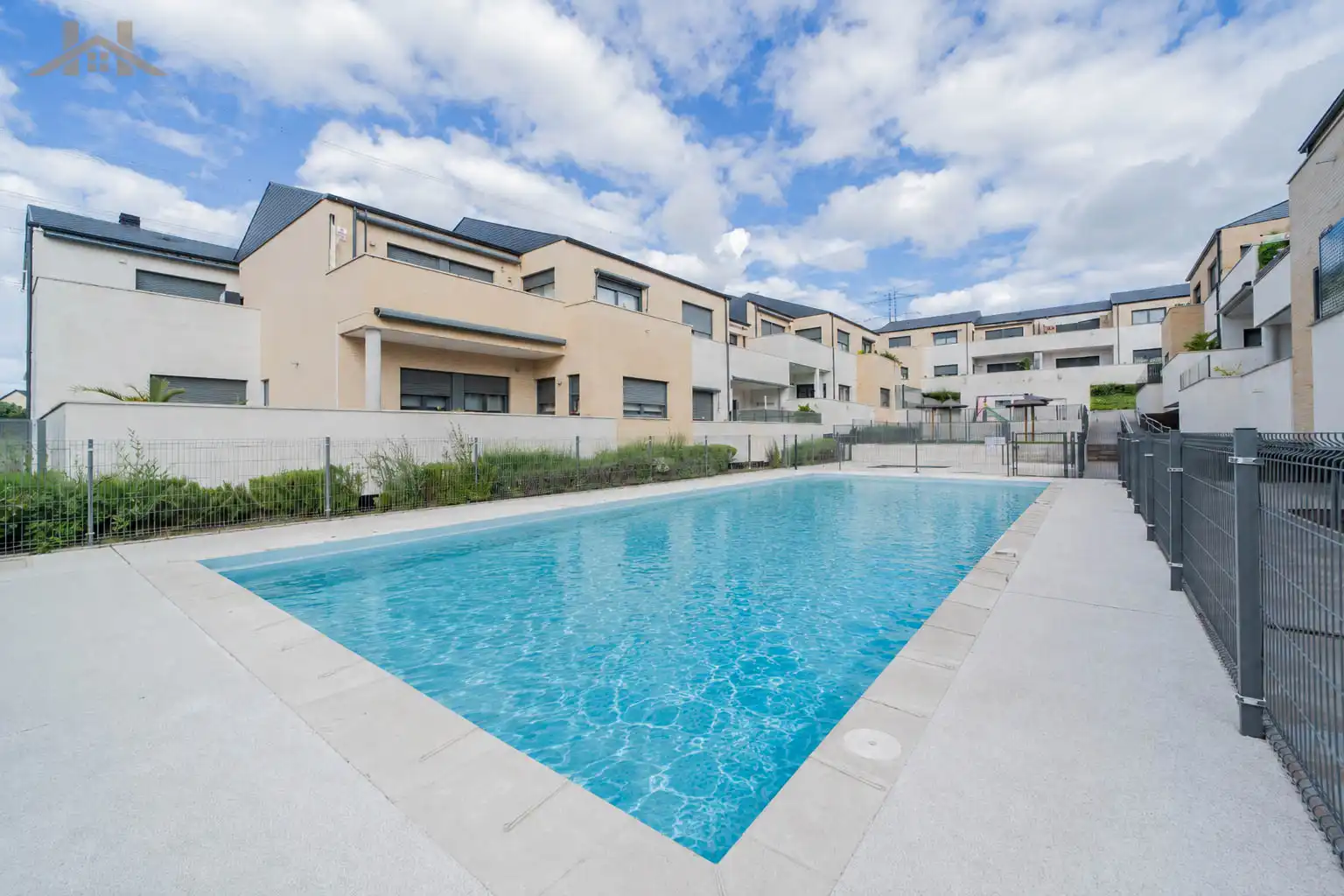 Piscina de Loft en venda en Collado Villalba amb Aire condicionat, Calefacció i Traster