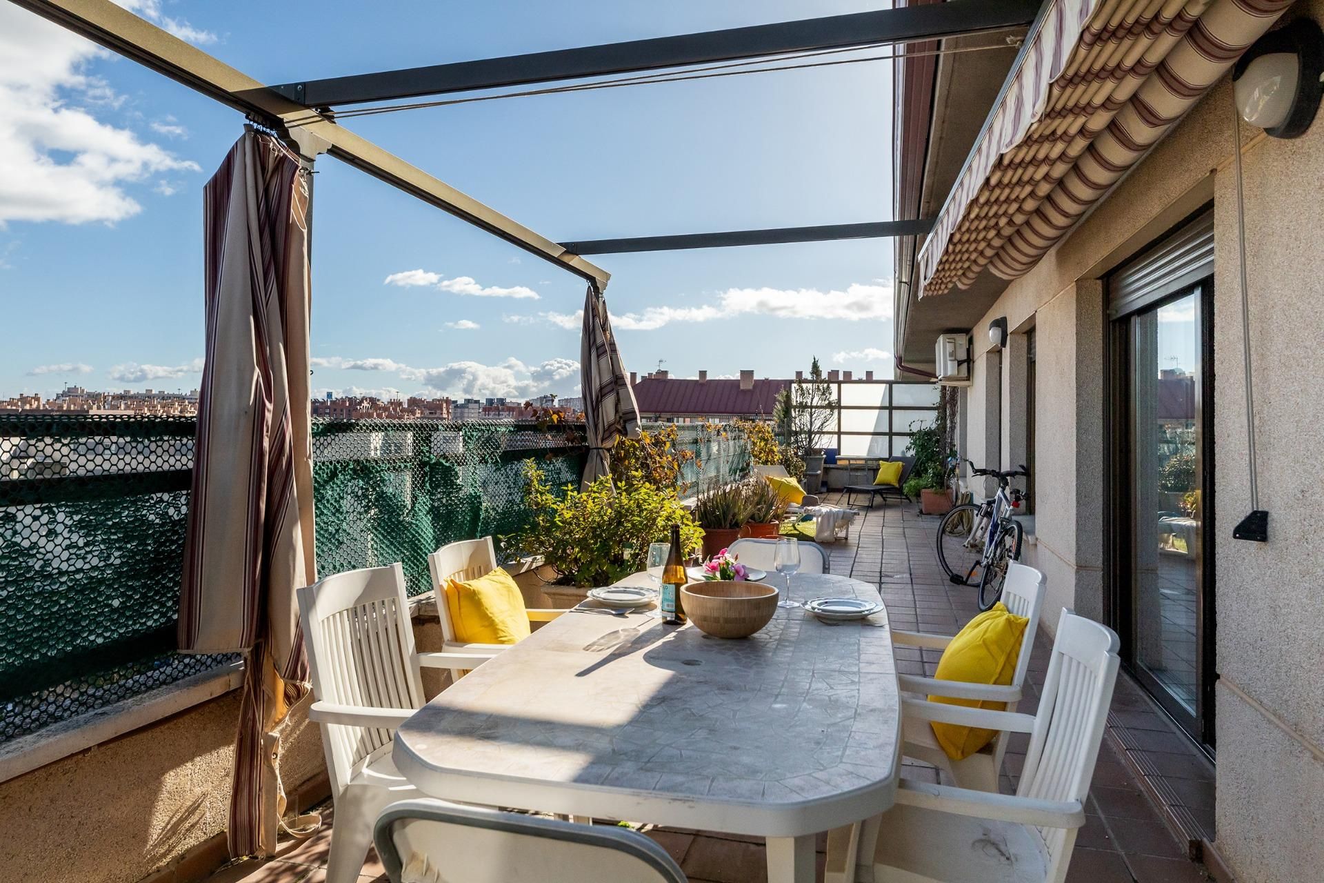 Terrace of Flat for sale in  Madrid Capital  with Air Conditioner, Heating and Private garden