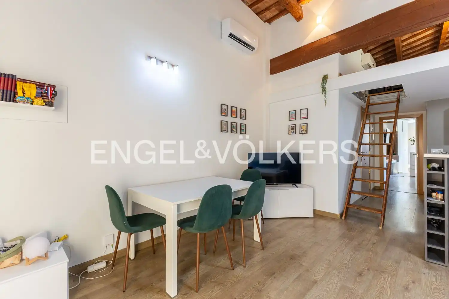 Wohnzimmer von Wohnung zum Verkauf in Valencia mit Klimaanlage, Heizung und Balkon