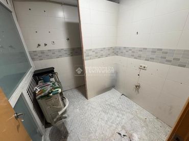 Local comercial en venda a Besós