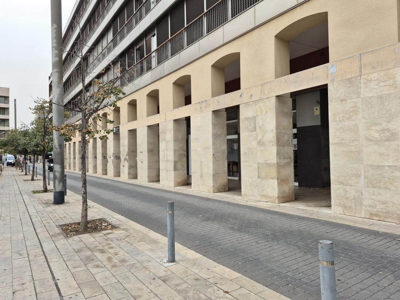 Exterior view of Premises for sale in Terrassa  with Air Conditioner
