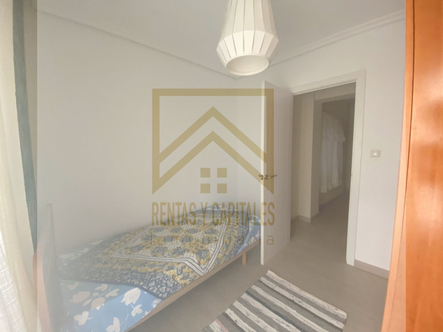 Bedroom of Flat to rent in Camargo  with Heating and Furnished
