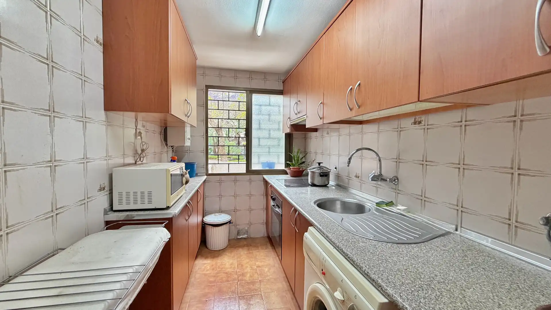 Kitchen of Flat for sale in Marbella  with Terrace, Oven and Washing machine