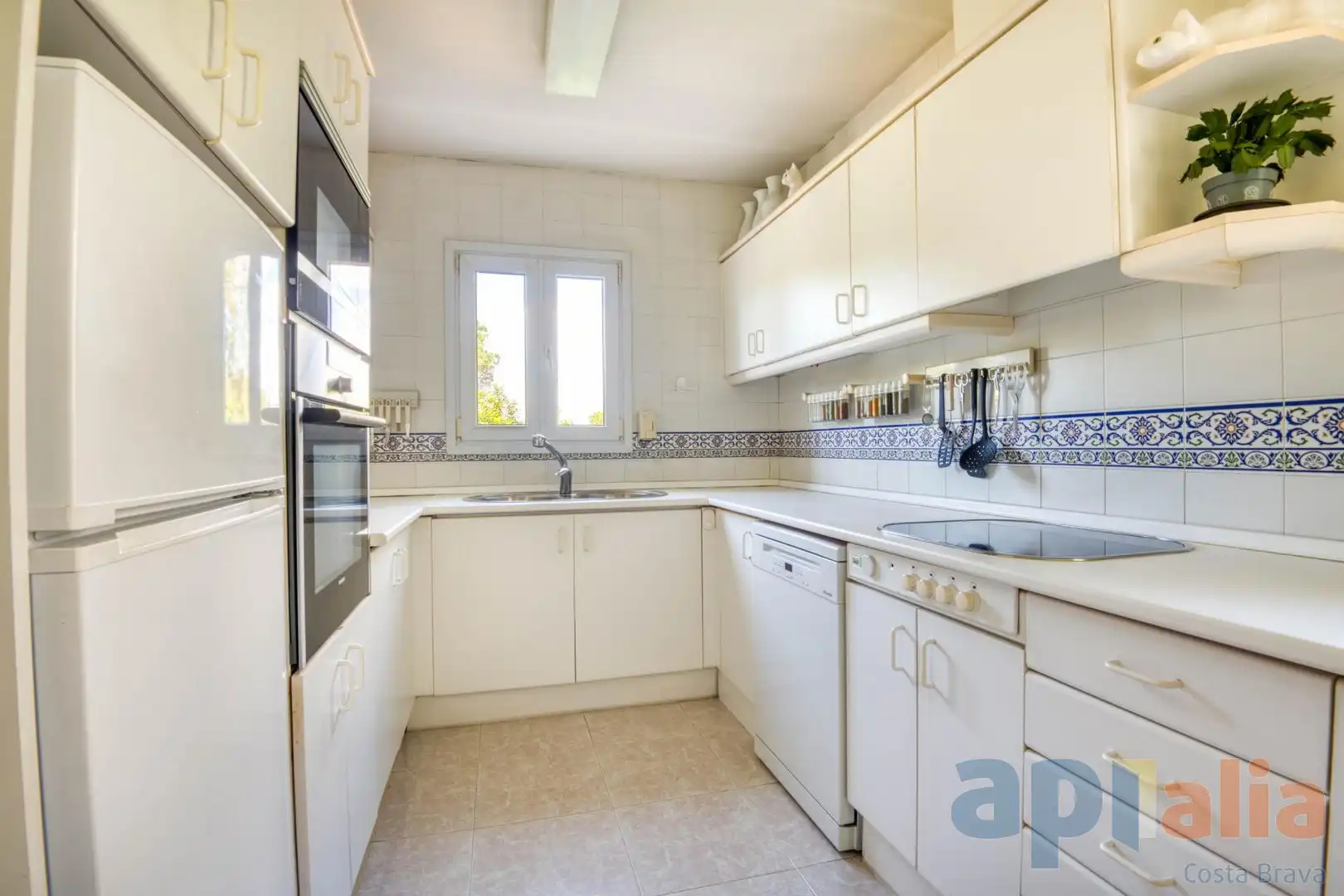 Cuina de Casa o xalet en venda en Santa Cristina d'Aro amb Calefacció, Jardí privat i Terrassa