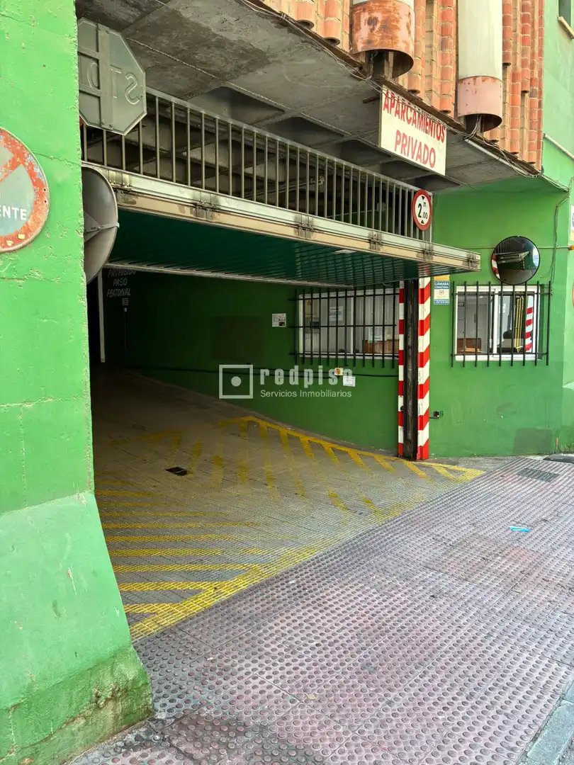 Parkplatz von Garage zur Miete in Málaga