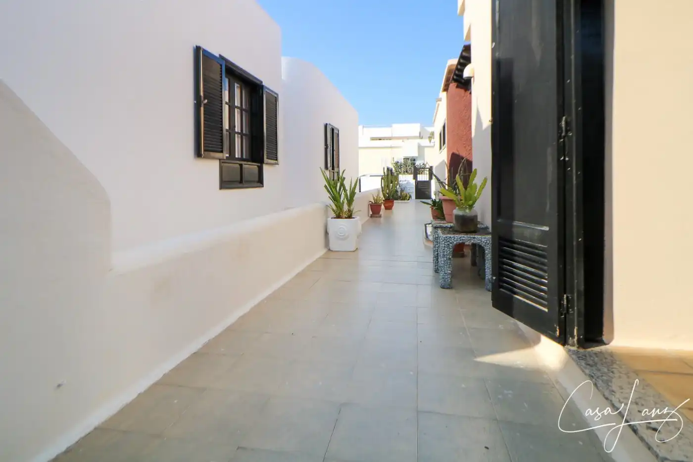 Vista exterior de Casa o xalet en venda en San Bartolomé amb Aire condicionat, Jardí privat i Terrassa