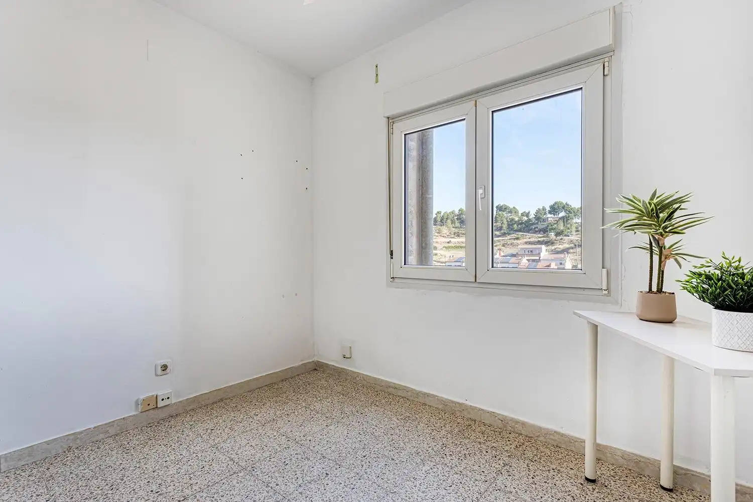 Schlafzimmer von Wohnung zum Verkauf in Sant Martí de Tous mit Terrasse, Abstellraum und Balkon